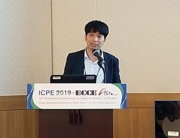 TS. Nguyễn Kiên Trung trình bày 3 bài báo đầu tiên của nhóm nghiên cứu công nghệ truyền điện không dây, Đại học Nhà cái uy tín io
 tại Hội thảo đầu ngành về Điện tử công suất trên thế giới (năm 2019, Hàn Quốc)